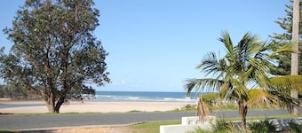 Beachfront 4 - opposite lake and beach