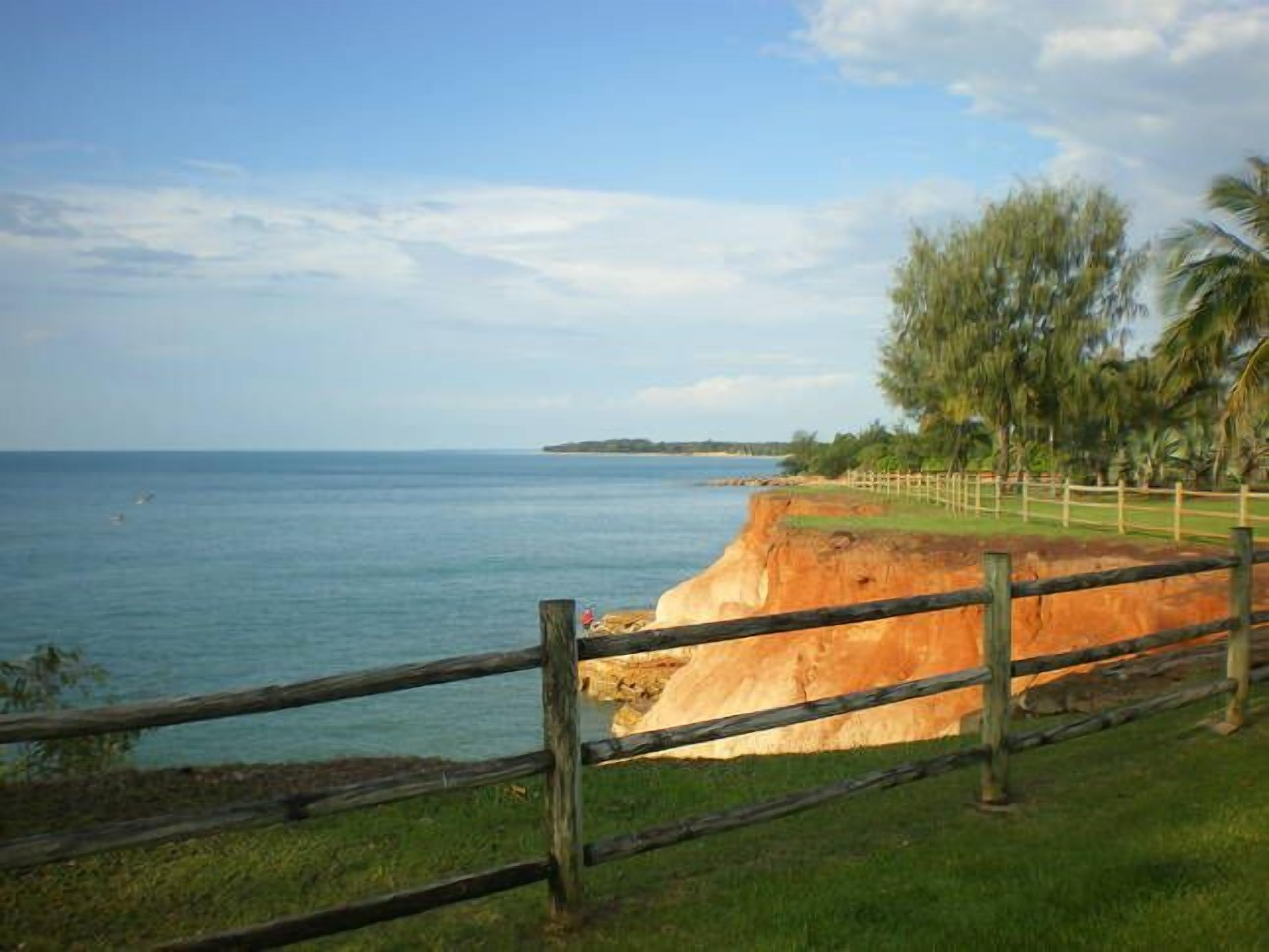 Nightcliff Executive Apartment — image 2