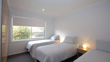 3 bedrooms, free WiFi, bed sheets