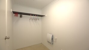 Interior - 2 Munyang Street - Located in the heart of Jindabyne (Jindabyne)