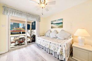3 Schlafzimmer, Schreibtisch, Bügeleisen/Bügelbrett, kostenloses WLAN
