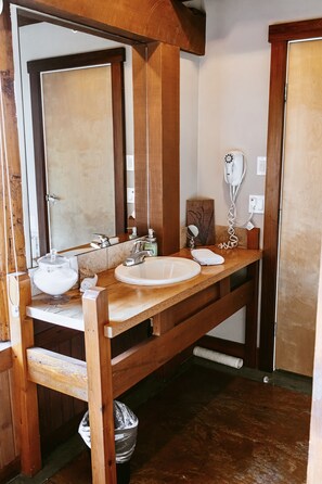 Shower, jetted bath, hair dryer, towels - Central ukee ocean view condo (Ucluelet)