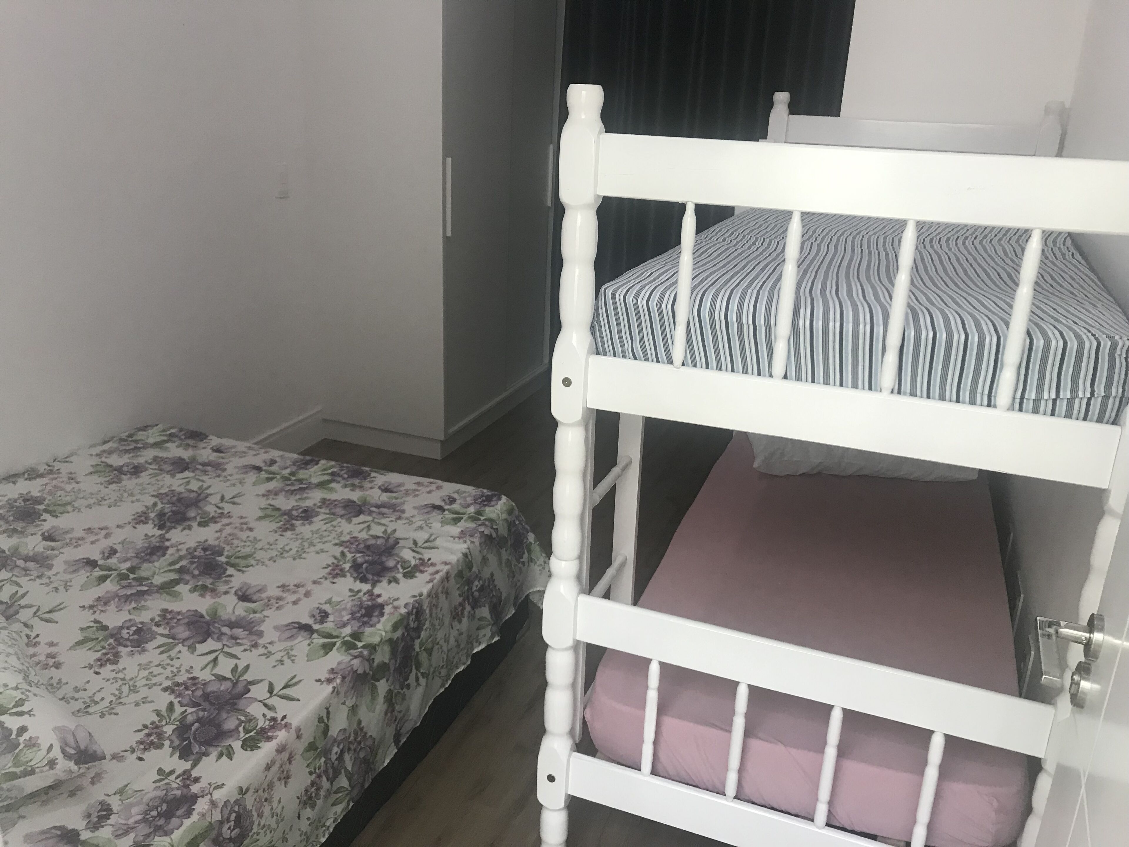 TRIPLEX HOUSE PRAIA BRAVA 3 VACANCIES / AIR / SWIMMING POOL