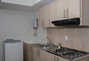 Kühlschrank, Kochgeschirr/Geschirr/Besteck