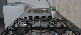 居心地の良いスタジオ。 オカソオロネグロ。 アルメニア、キンディオ。