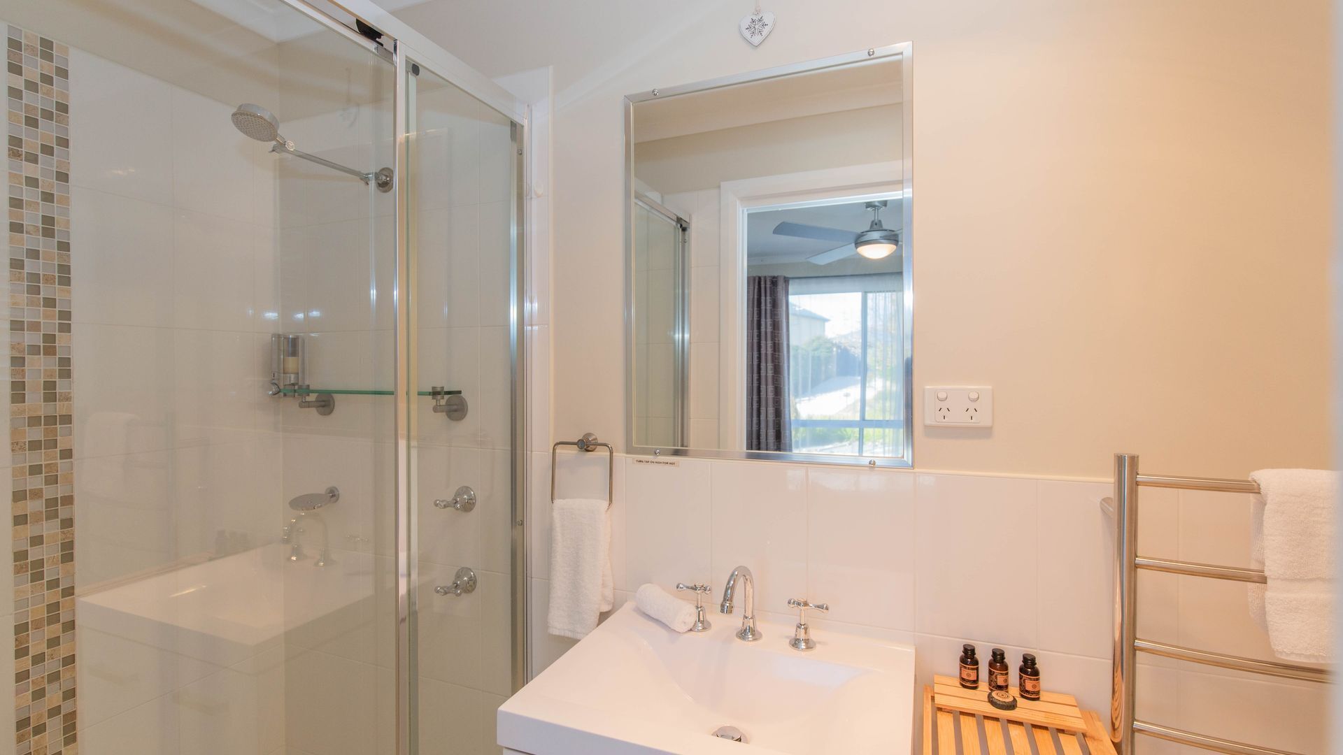 St Helenas - 5 Twynam Street — image 8