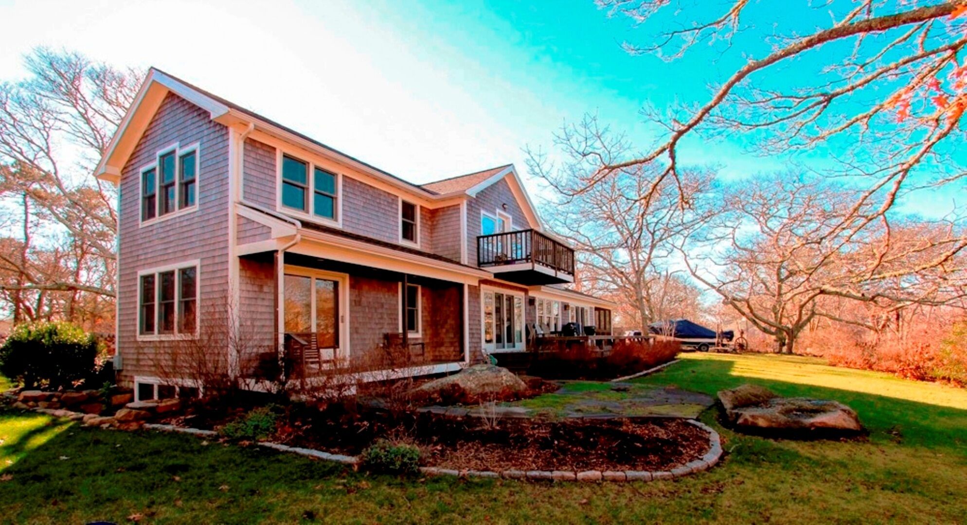 Menemsha Home Fully Renovated w/ Amazing Waterview's of Vineyard Sound