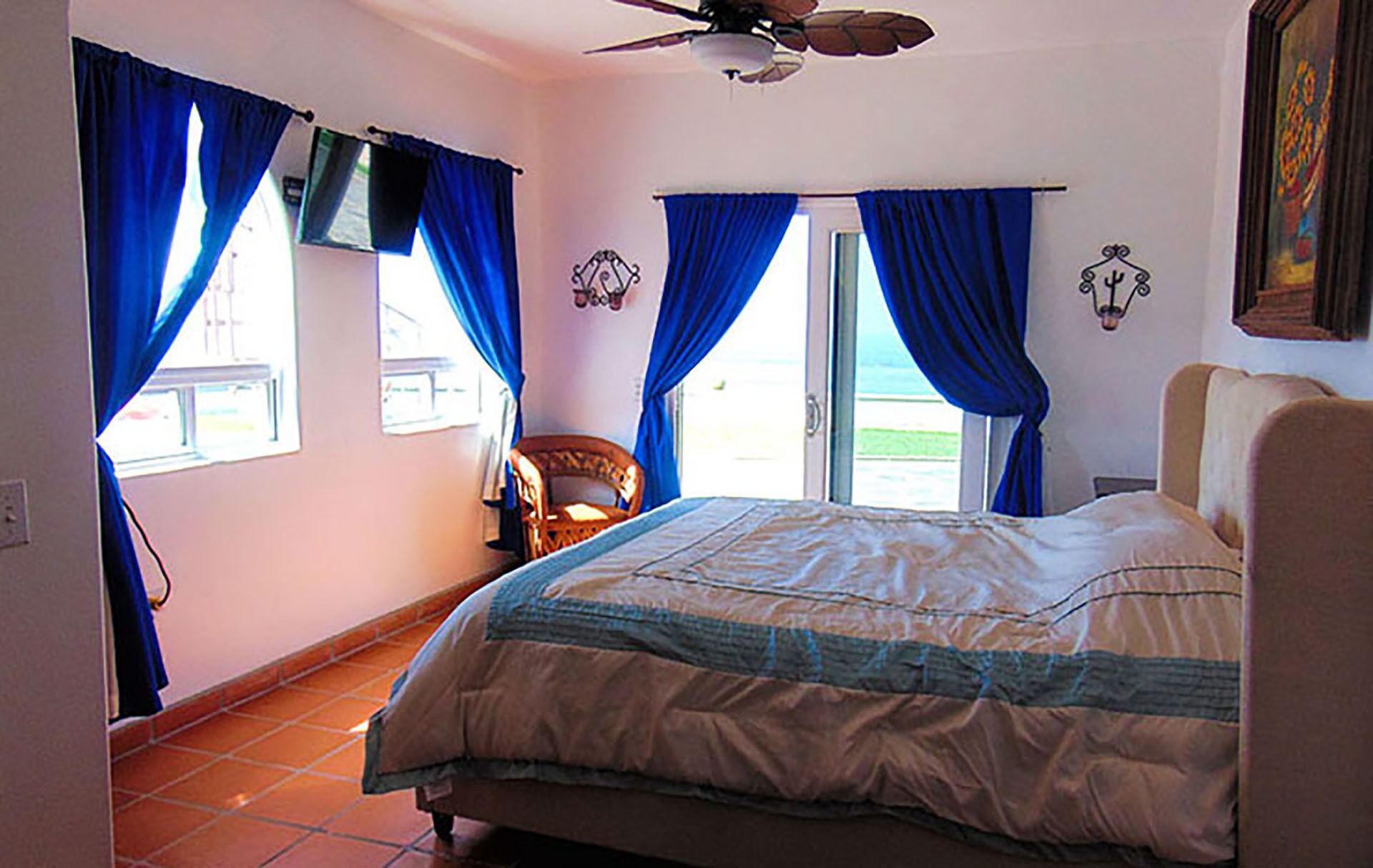 1 bedroom ocean Ocean Front view - Pool and Jacuzzi