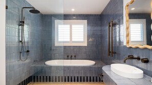 Bathtub