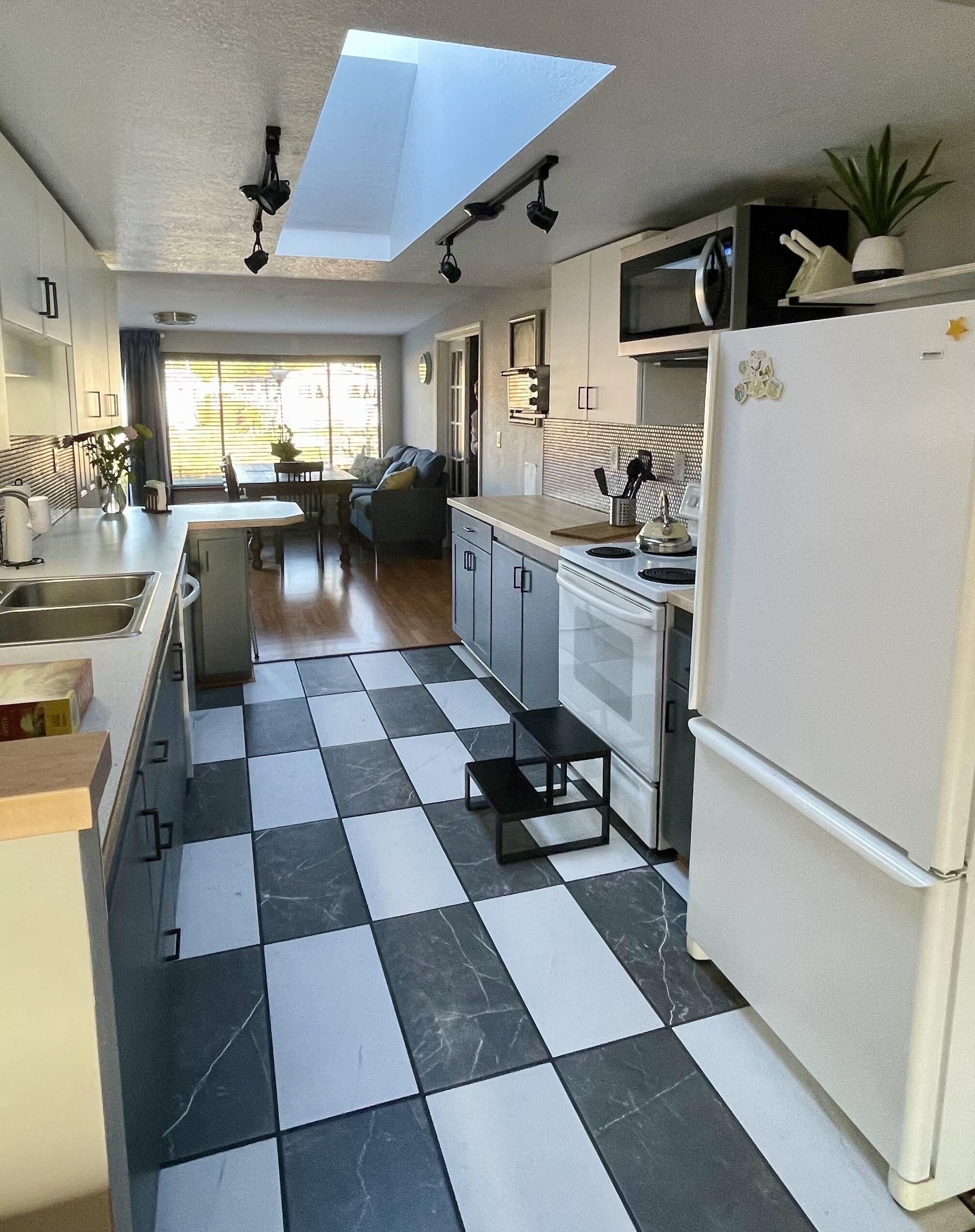 Off-season - monthly rentals available Family fun cabin - dogs welcome