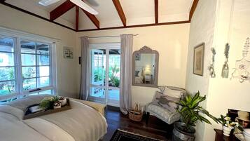 4 bedrooms, desk, iron/ironing board, travel cot