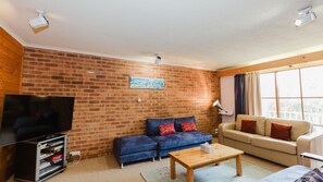 TV - Misty Gables - 2/24 Townsend St (Jindabyne)