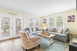 TV - Blue Sky- Private Heated Pool -Across from Beach Access - Two Units - Three Porches (Folly Beach)