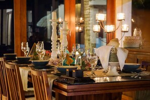 Dining - Villa Anjani - Idyllic Beachfront Bali Getaway in Candidasa (Karangasem)