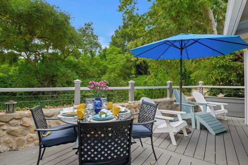 Seashell Cottage - Charming Hideaway at the Beach