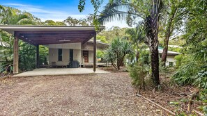 Exterior - 15 Esprit Drive - Rainbow Shores. Wifi. Close to beach (Rainbow Beach)