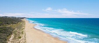 The Pod - Pet Friendly, Heated Pool, 5mins to Beach, 15mins to Hastings St