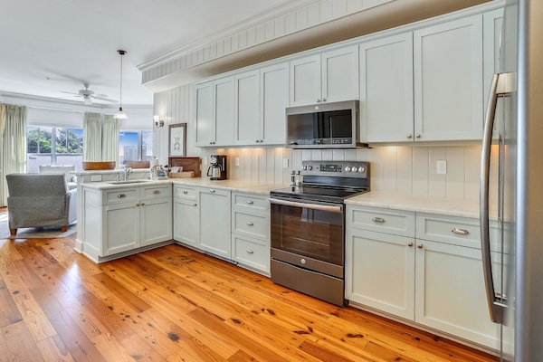 KylskÄp, mikrovÄgsugn, ugn och spishÀll