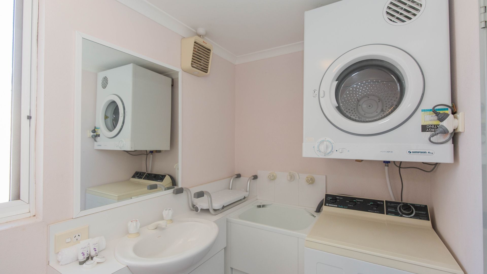 Cascades - 13/3 Kurrajong Street — image 11