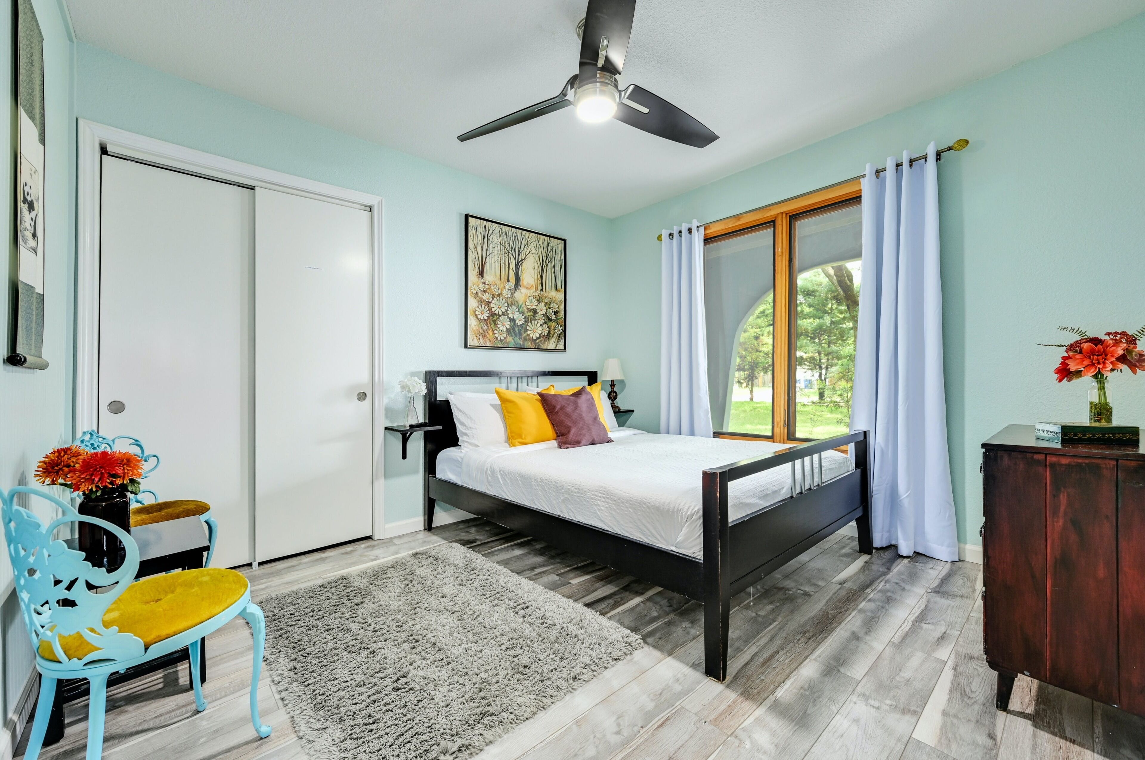 Lovely Two Bedroom on 1/2 Acre With Creek