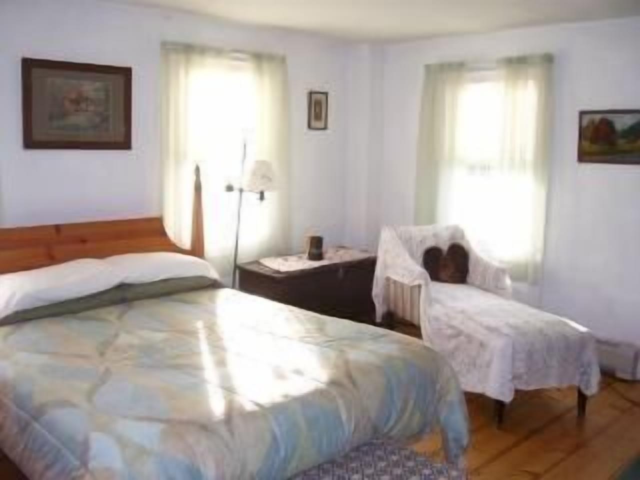 Large, family-friendly farmhouse located in the beautiful Berkshires