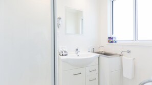 Dusche, kostenlose Toilettenartikel