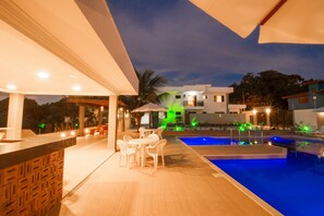 Outdoor pool, sun loungers