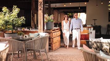 Lunch and dinner served, local and international cuisine