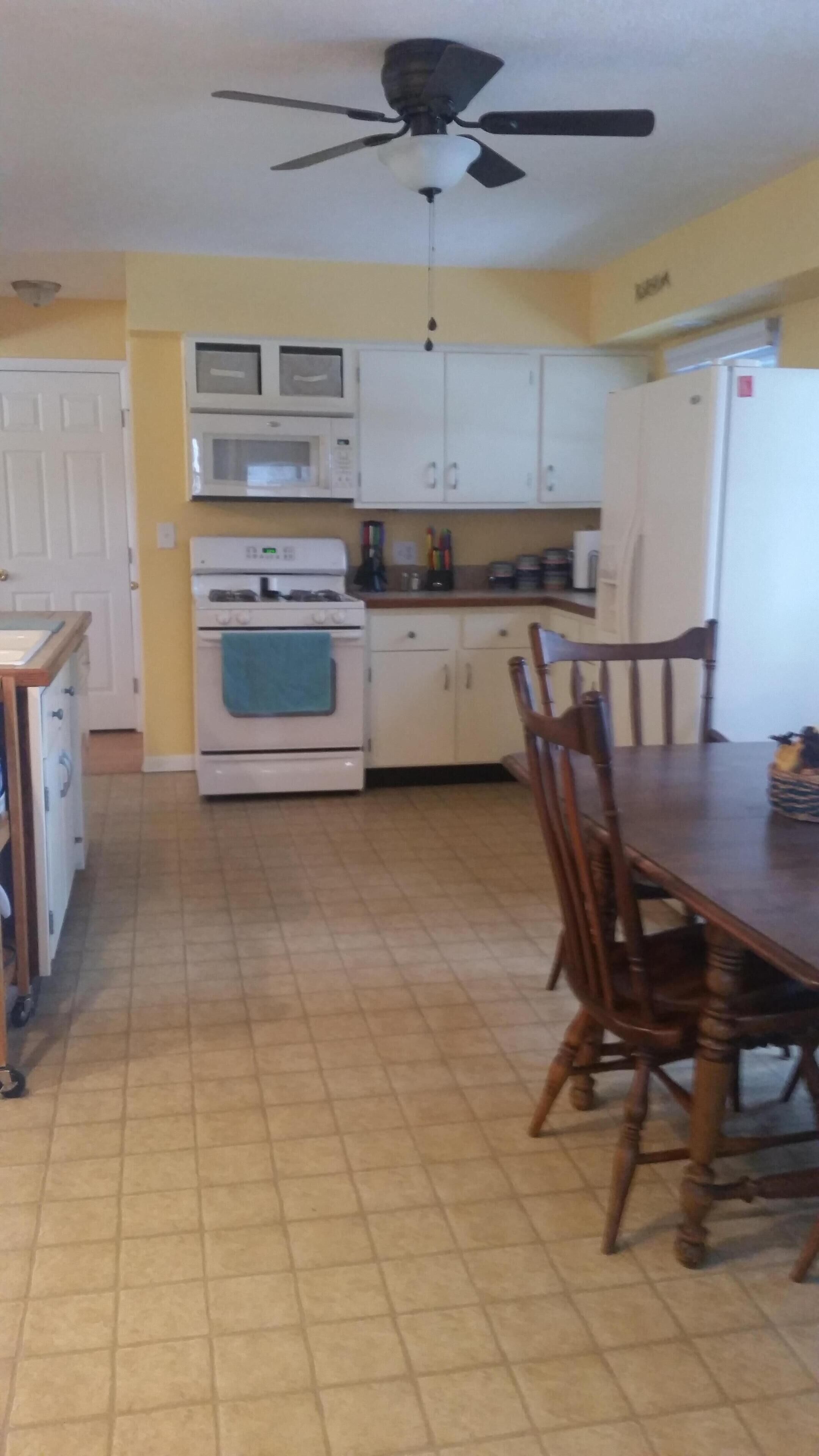 Best value in the area. This 3 bedrm 1 bath space has all the comforts of home.