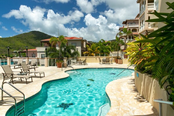 Piscine extérieure, piscine chauffée