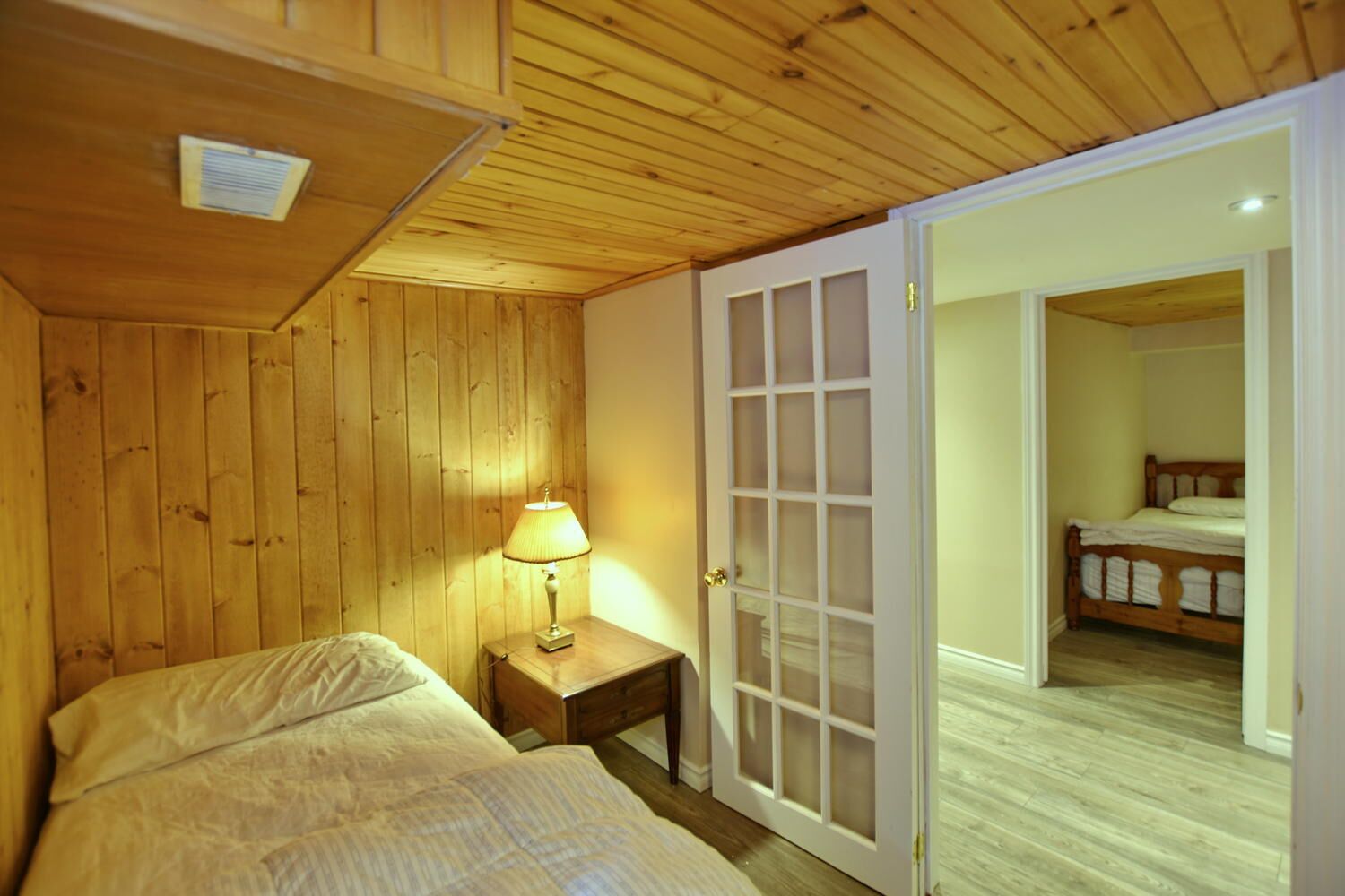 7 Bdrm Chalet with Outdoor Pool (for Summer) and Hot Tub in Blue Mountain