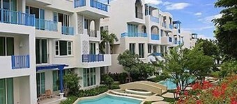 Chelona 1BR Pool View