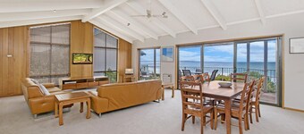 East Beach House - beachside getaway
