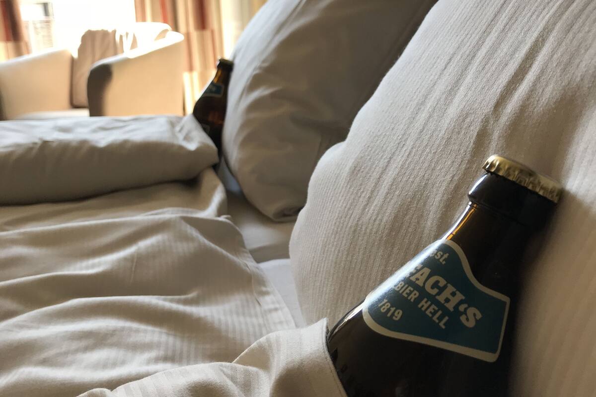 desk, laptop workspace, free wifi