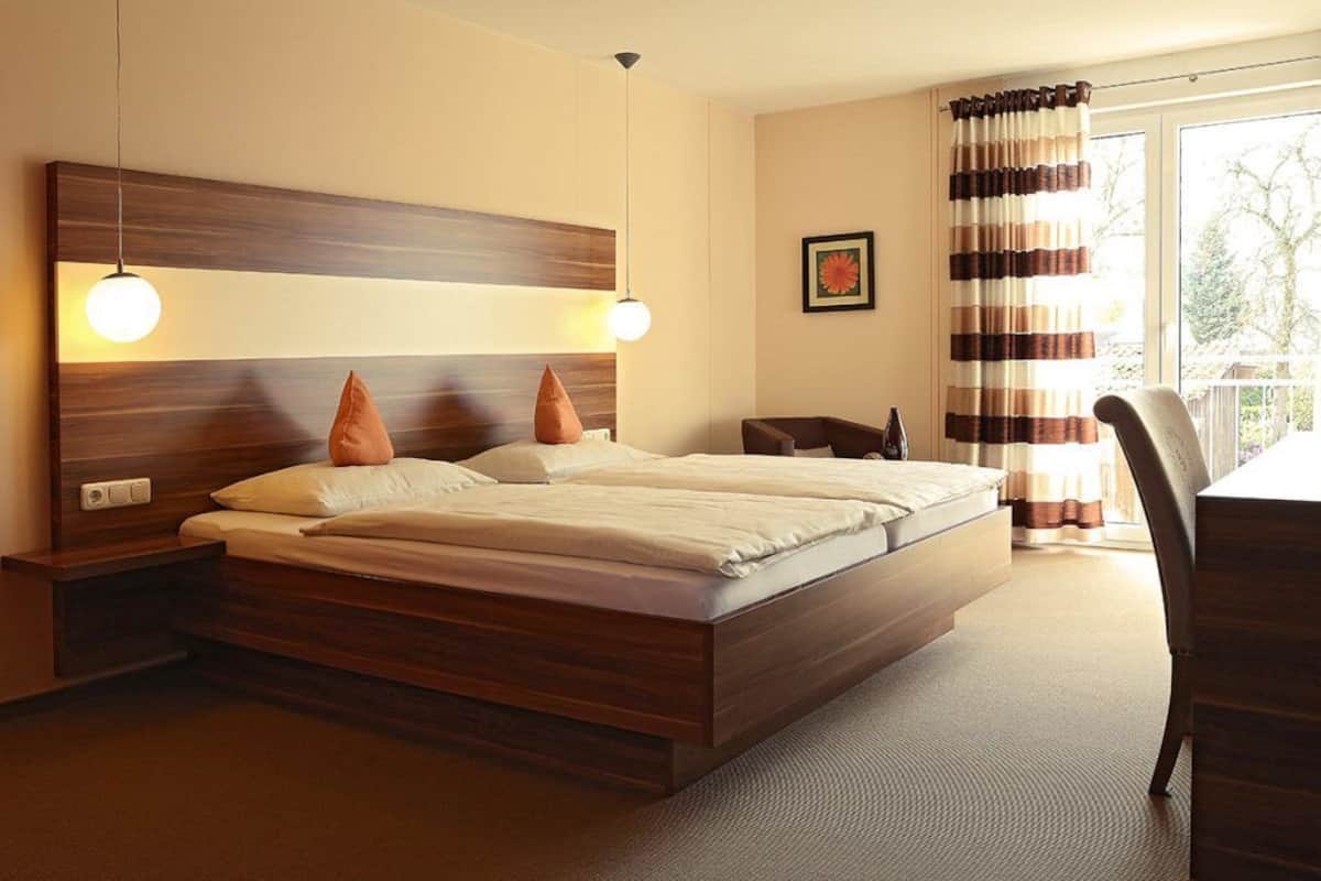 desk, laptop workspace, free wifi