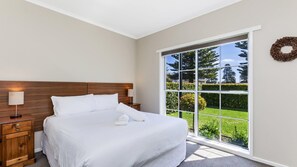 3 bedrooms, bed sheets