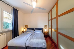 2 bedrooms, iron/ironing board, free WiFi