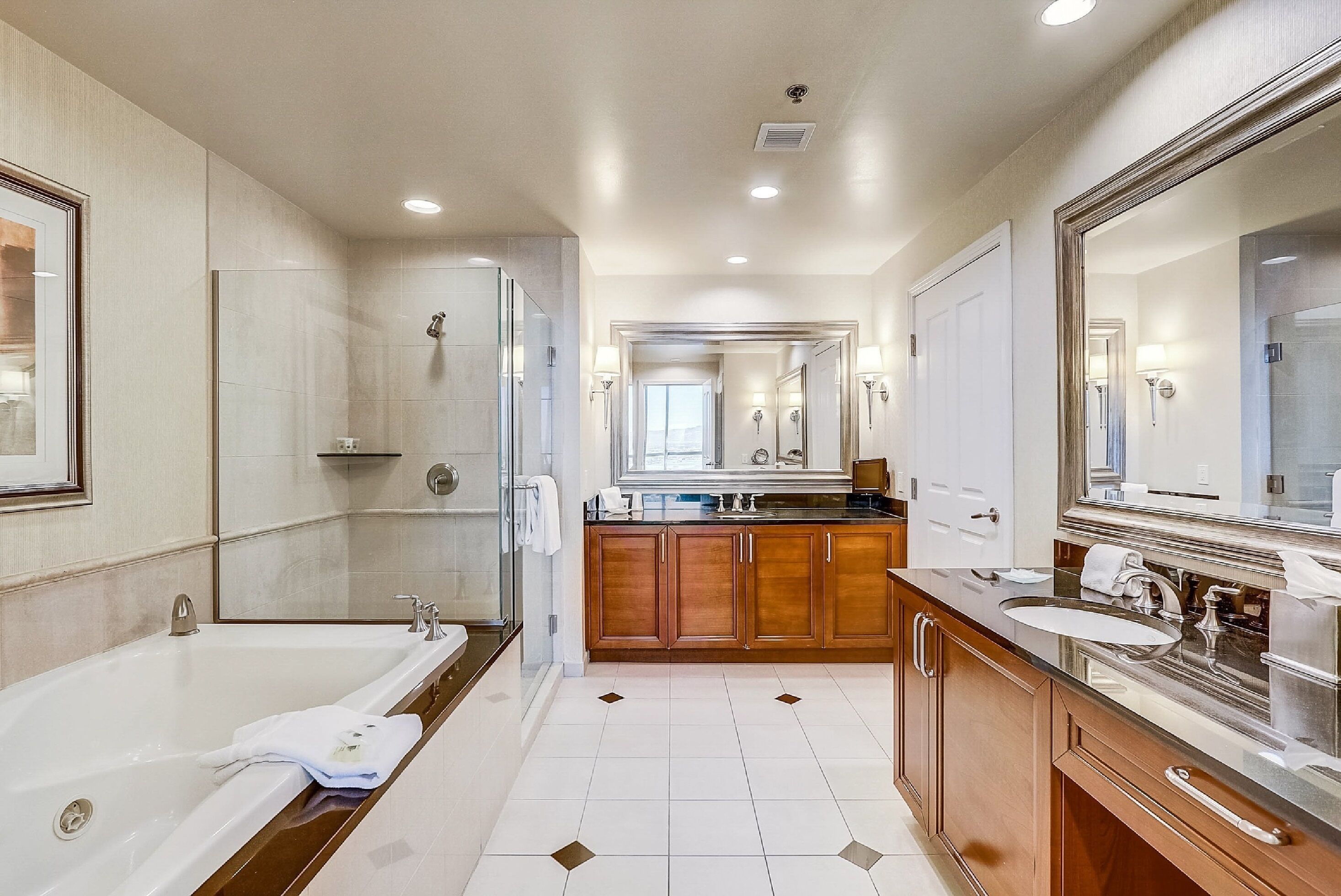 Foto - True 1BR Balcony Suite with Strip View at MGM Signature