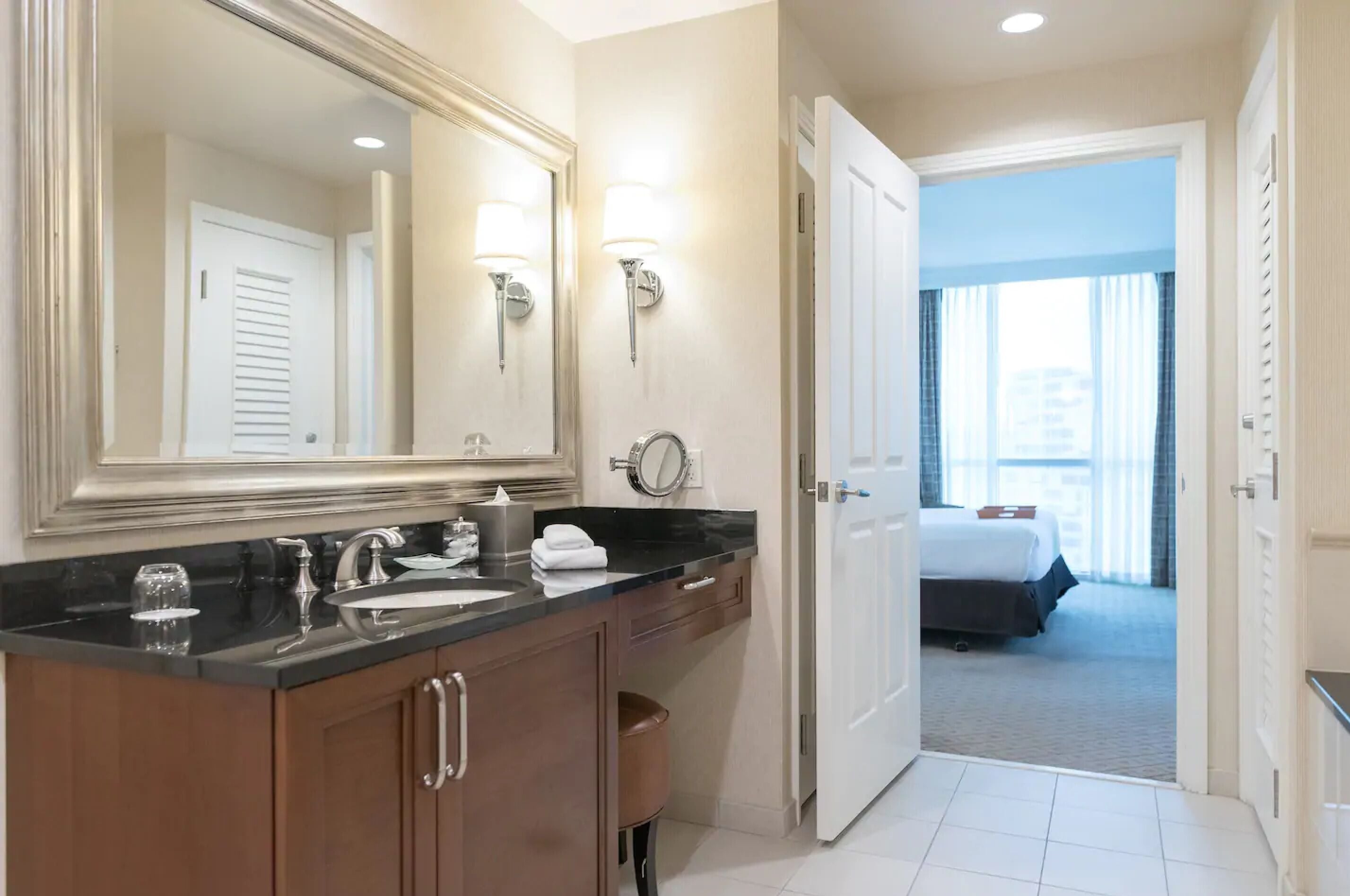 Foto - True 1BR Balcony Suite with Strip View at MGM Signature