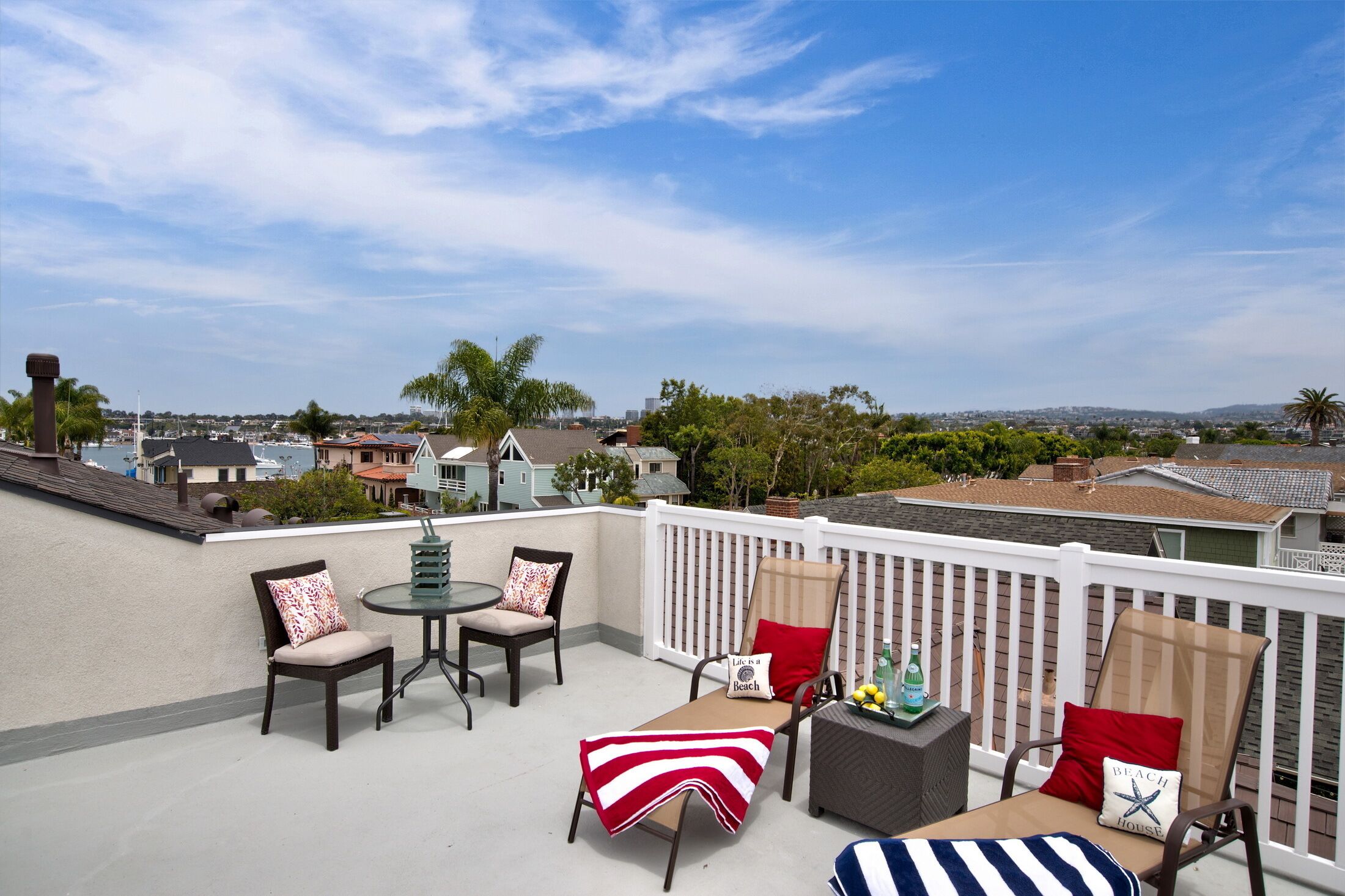 Newer-Built Home .... Away From The Crowds, Close To The Sand! Upper Unit