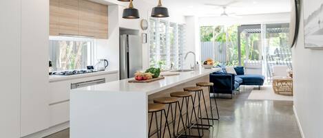Fridge, microwave, oven, stovetop