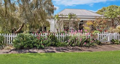 Hillingden - wonderfully restored cottage in the heart of Port Fairy