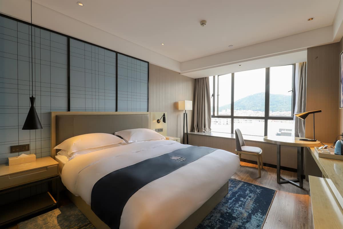 Classic Double Room | Desk, blackout drapes, soundproofing, WiFi (free)