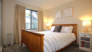 4 bedrooms, free WiFi, bed sheets