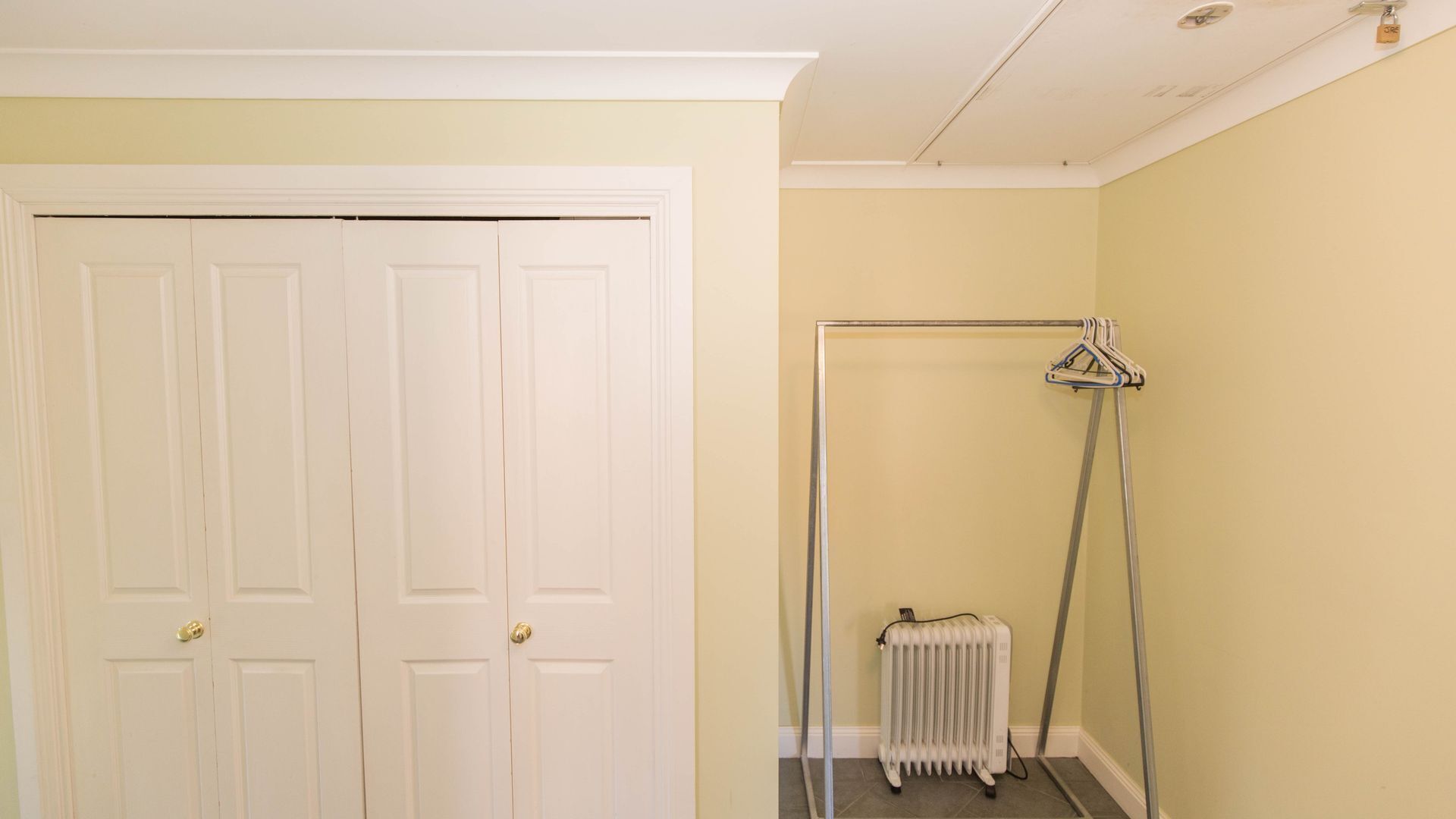 Cobb & Co - 3/39 Cobbon Cres — image 6