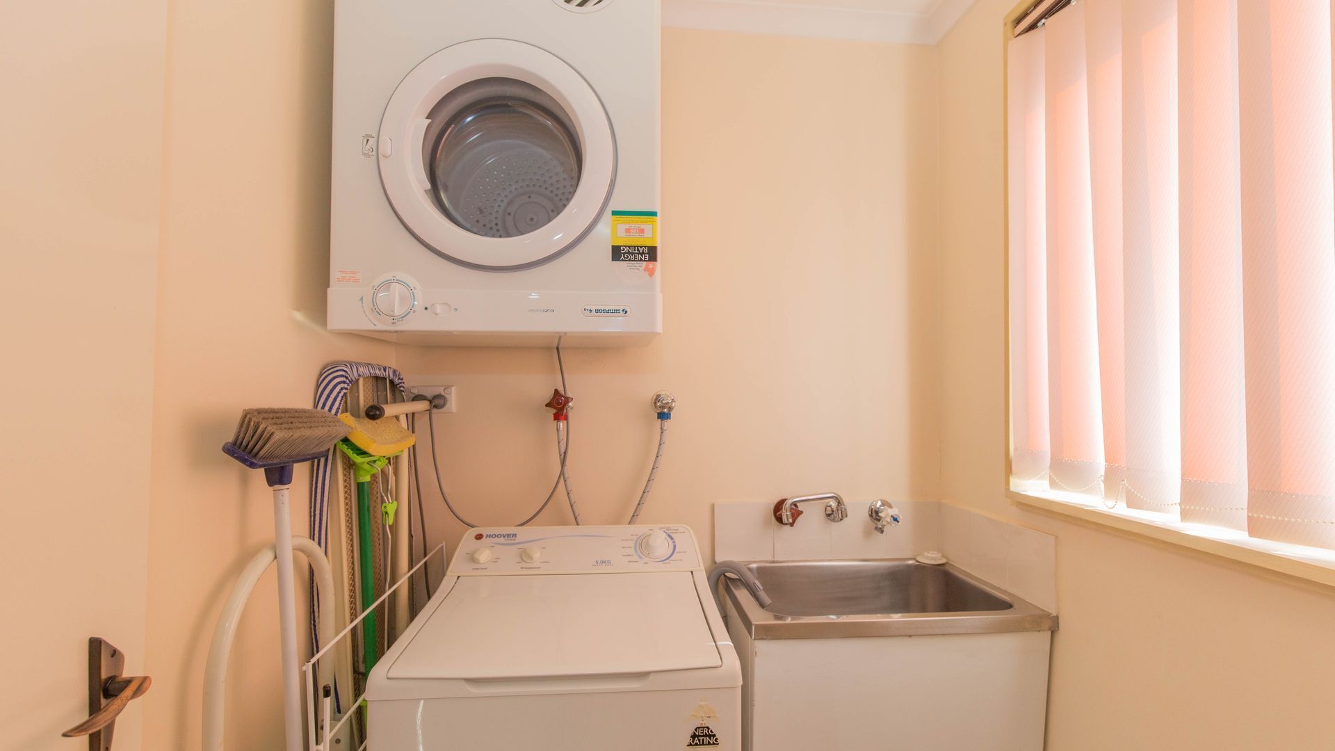 Lodge 67 - 3/58 Townsend Street — image 3