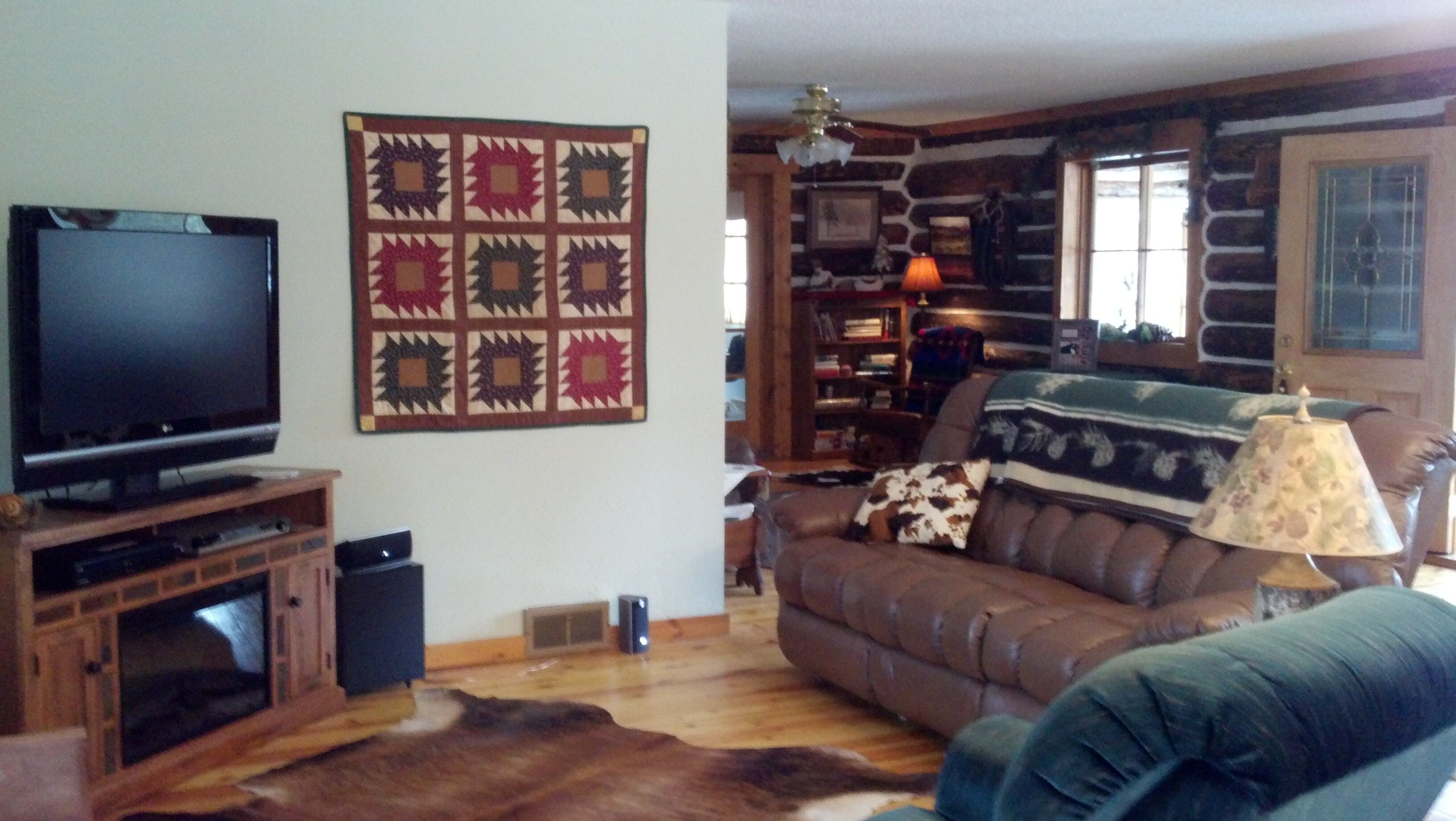 Borders National Forest/Sleeps 8-Close to Town/Privacy Yes!