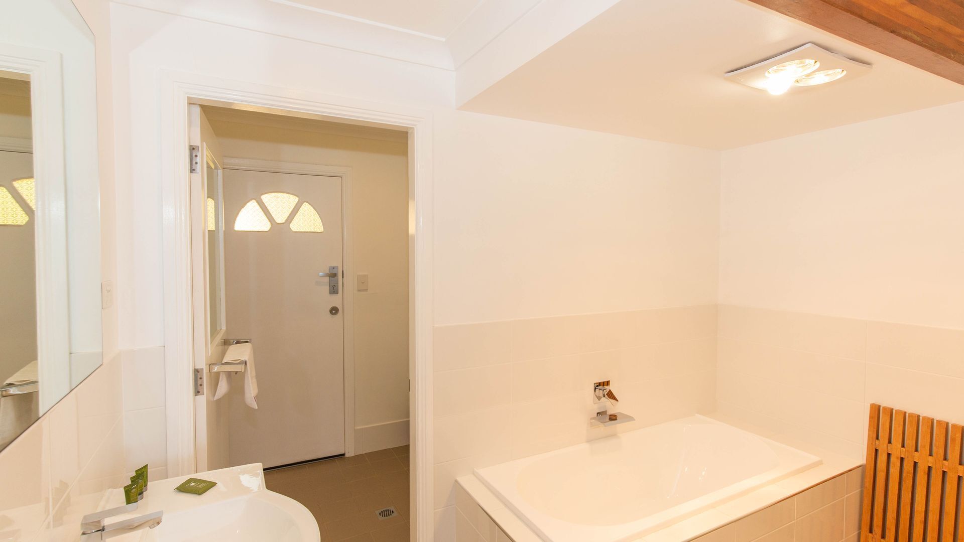 Kestrels Rest - 1/116 Gippsland Street — image 15