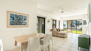 Interior - Beachfront Beach Break 1 – Byron Bay 3 Bedroom Holiday Apartment with Pool (Byron Bay)