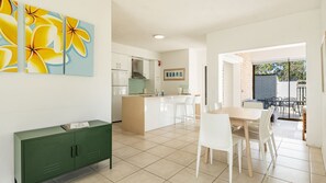 Fridge, microwave, oven, stovetop - Beachfront Beach Break 1 – Byron Bay 3 Bedroom Holiday Apartment with Pool (Byron Bay)